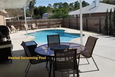 Image de Grande piscine de luxe de 2700 pc près des plages de Perdido, piscine chauffée! Nouvelle liste!