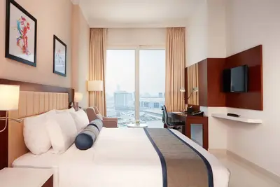Image de Appartement de deux chambres Ă DubaĂŻ Sports City, Piscine