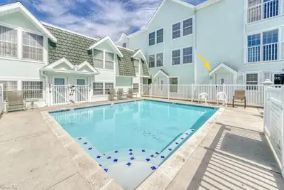 Image de Condo toute l'année dans le sud de Wildwood avec piscine - 1, 5 pâté de maisons de la plage / Convention Ctr