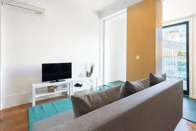 Image de Studio élégant et confortable avec balcon | Marcher partout