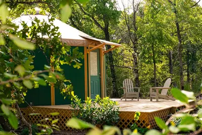 Image de Détendez-vous dans votre propre cabine de yourte isolée nichée dans une propriété de plus de 200 acres!