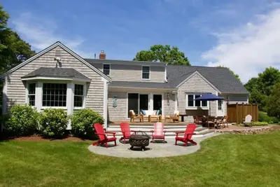 Image de Gorgeous, Modern, Dog Friendly Chatham 4 Bedroom with Central Ac