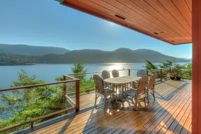 Image de Waterfront! - Incredible views; Private rocky beach; Gourmet Kitchen; Spa\/Sauna