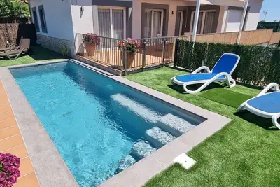 Image de Casa Adela avec piscine privée et à distance de marche de Begur.