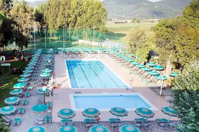Image de Confortable appartement avec Wifi, piscine, climatisation, Tv, balcon, animaux admis et parking