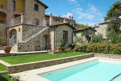 Image de Joli appartement avec Wifi, piscine privée, climatisation, Tv, terrasse, animaux admis et parking