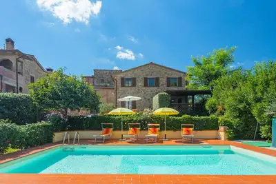 Image de Belle maison de vacances privée avec Wifi, piscine privée, Tv, terrasse et parking