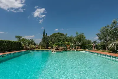 Image de Maison de vacances privée avec piscine privée, climatisation, Tv, terrasse, vue panoramique