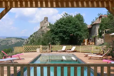 Image de Maison de charme avec piscine, au calme, vue panoramique