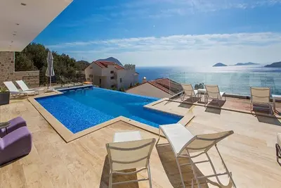 Image de Kalamar Hill - Superbe villa de 6 chambres dans la baie de Kalamar offrant une vue magnifique