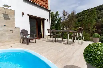 Maison rustique avec vue dans la vallée de Lecrin