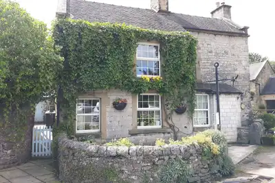 Cottage 2 chambres du 18ème siècle à Hartington avec jardin privé