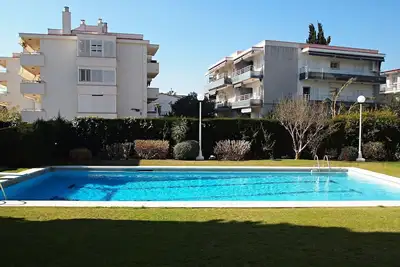 Appartement climatisé avec piscine à côté de la plage!