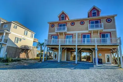 Image de Spectacular Oceanfront 4br - Vue imprenable sur l'océan et la propriété Sound