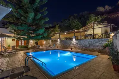 Image de Argiris Villa - Design rustique avec une vue captivante sur la mer