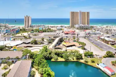 Image de Maison de ville spacieuse avec garage, un pâté de maisons de la plage, piscine communautaire! ! !