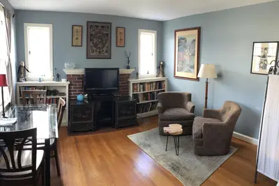 Image de 2Level 2Bdrm apt dans la maison près du métro (Bethesda)