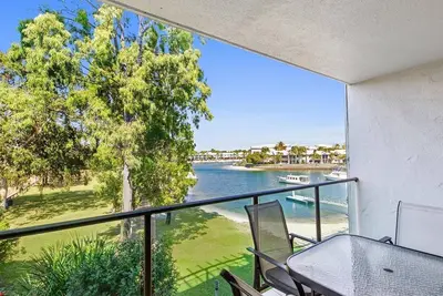 Image de Bord de la rivière avec vue sur l'eau, unité 18 - 1 Quamby Place Noosa Sound