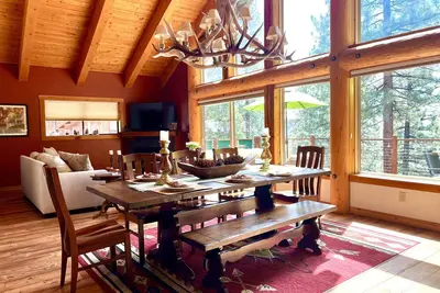 Image de Nouvelle Liste Wow! Un havre de bain de 5 Bdrm / 4 Ă North Lake Tahoe!