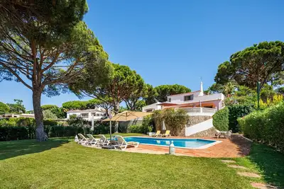 Villa Vale Do Lobo 626 | 3 Bedrooms | Private Pool | Short Walk To The Praca | Vale Do Lobo