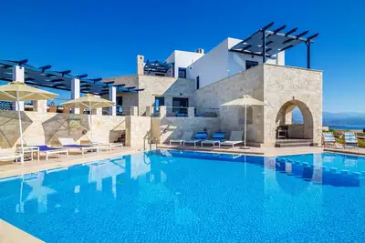 Image de Villa de luxe de 6 chambres avec piscine chauffée Prvt et vue imprenable
