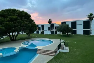 Image de 2 bedroom apartment located in the Port of Cala'n Bosch