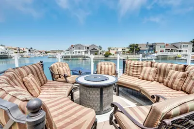 Image de Nouveau! Luxe Channel Island Harbor Home w \/ Boat Dock!