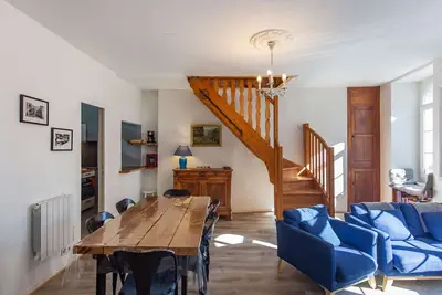 Image de Appartement duplex confortable au cœur de Cauterets, idéal pour 6 personnes et proche des commodités.