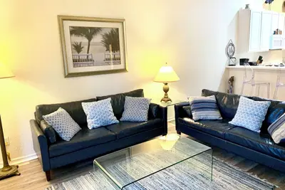 Image de New on the market, newly furnished apartment near Disney