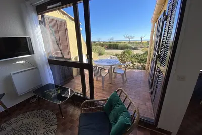 Image de Villa T2 Front de Mer avec Terrasse à Port Leucate - 4 Couchages, Parking Privé, Plage à Pieds