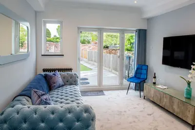 Image de Luxury Hidden Gem in the Centre of Lymm Village