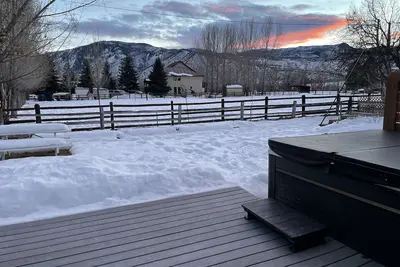 Image de Vues de ferme gastronomique et confort à Willits, Co avec bain à remous à proximité du ski