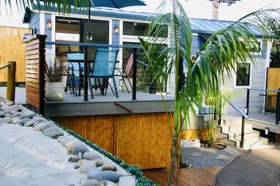 Image de A Playful & Unique Getaway For Two