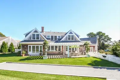 Image de Chatham appelle. . . Près de Town & Bocce