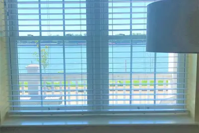 Image de Waterfront Apartment - Downstairs Unit