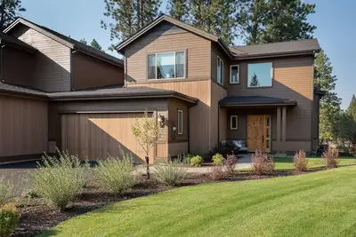 Image de Bend Milepost 1 townhome - Mt. Bachelor, bike trails, golf
