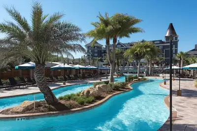 Image de Accès à la plage privée! | Piscine avec Lazy River et Splash Pad