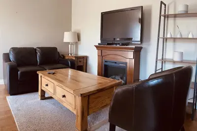 Image de Sur TheRock BnB ~ Modern Suite
