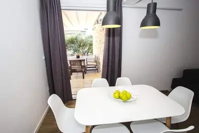 Image de Appartement dans Vodice avec terrasse, Climatisation, Wifi, Lave-vaisselle (4932-2)