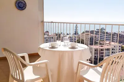 Image de Vues incroyables sur la mer et les montagnes (au 13ème étage), à 5 minutes à pied de la plage