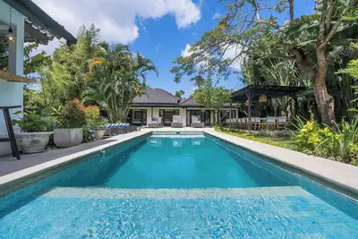 Image de 10 Bdr-Last Minute Deal 50% + Off! ! ! Seminyak