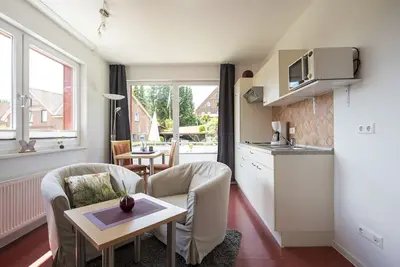 Image de Appartement près de Lübeck et Ratzeburg: balcon, sur le canal Elbe-Lübeck, lac de baignade à 4km