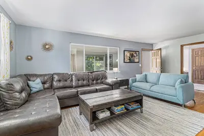 Image de Cette maison est un 8 chambre (s), 4 salles de bain, située à Denver, Co.