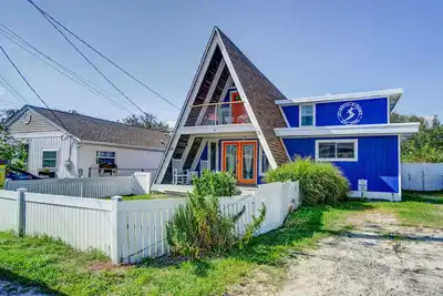 Image de Iconic A-Frame - Beach Block Dewey! Sleeps up to16! Walk Everywhere!