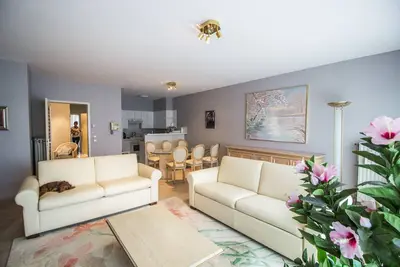 Image de Appartement spacieux près de la plage.