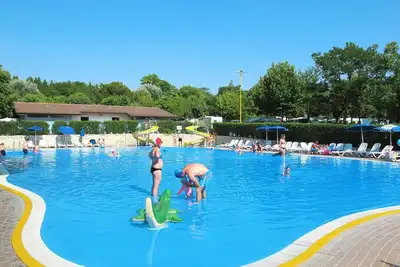 Image de Appartement dans une maison de vacances avec piscine, Wifi, climatisation, terrasse, parking