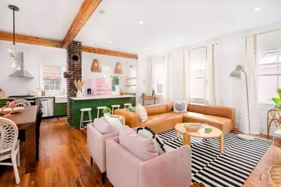 Image de Award Winning Renovation w/ Charleston Porches!