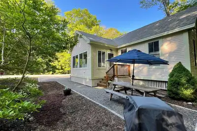 Image de Mignon, confortable 2 Br 1 Cottage Ba (comprend voiturette de golf)