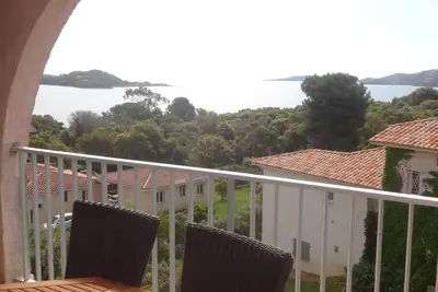 Image de 30 Mini appartement terrasse 200m de la mer Vue Panoramique Mer