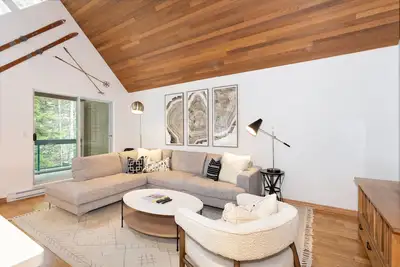 Image de Snowbird 304 | 3br amélioré, avec bain à remous, barbecue, navette gratuite, WiFi